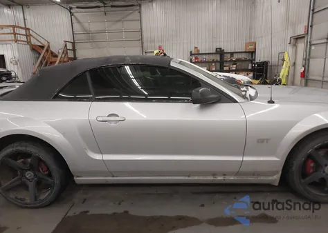 2006 Ford Mustang Gt z USA, uszkodzony, nr VIN 1ZVHT85H765243384
